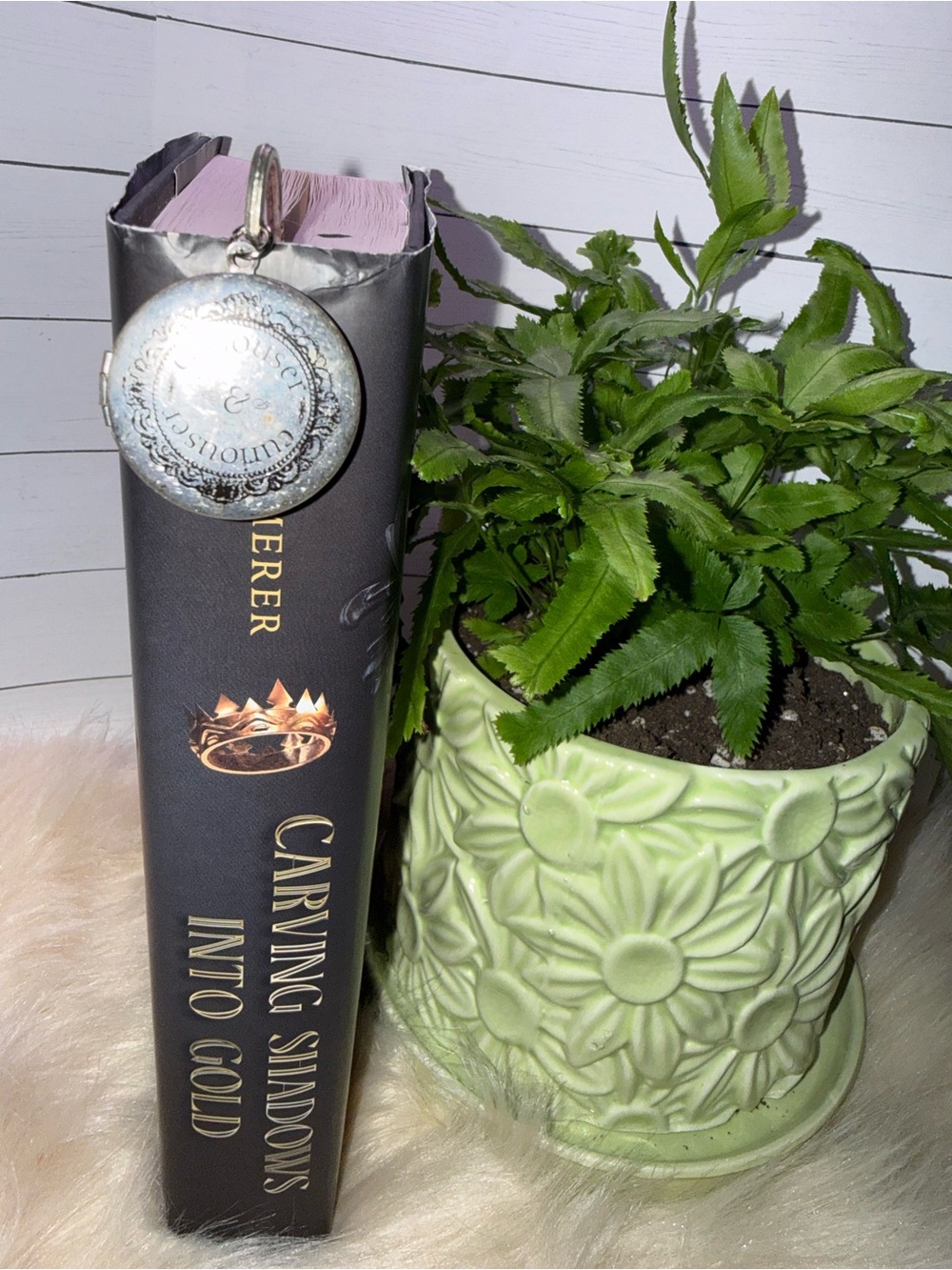 Hairpin hook metal bookmark